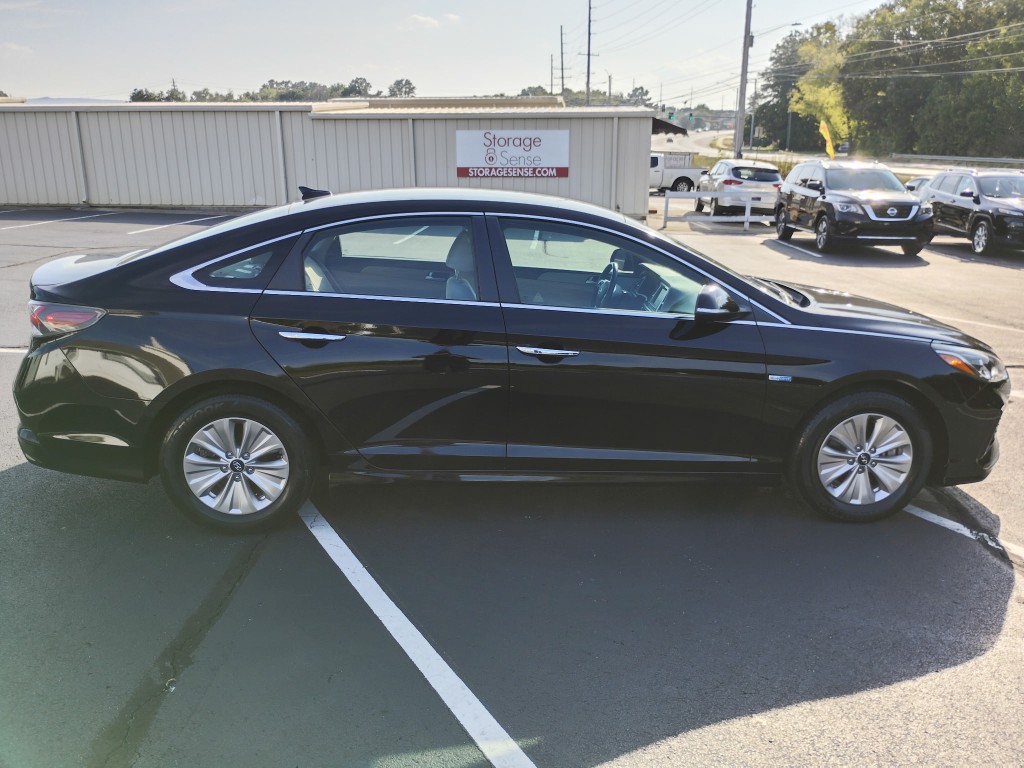 hyundai sonata hybrid 2018 KMHE24L33JA084111 image hyundai sonata hybrid 2018 KMHE24L33JA084111 image